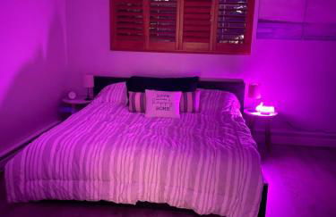 Modern 2 BR 2BA Biz Friendly Duplex with Fast Wi-Fi and Workspaces - Foto 30