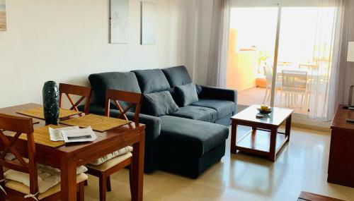 Seaview 2 Bed Apartment Sleeps 4 - Terrace - Pool - Foto 3