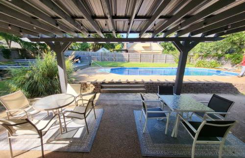 Luxury Pool with King beds Near Shops and Dining - Foto 46