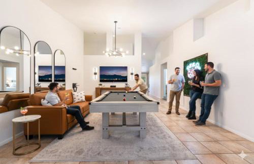 Luxury Vegas Escape,Pool, Playroom & Mtn Views - Foto 7