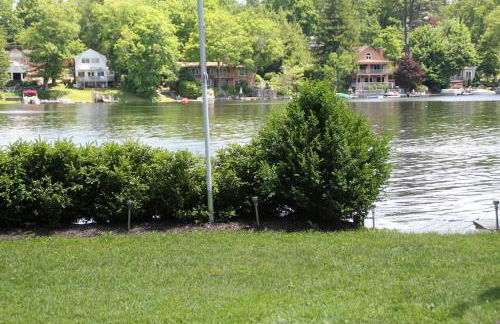 Waterfront Home on Bantam Lake with Private Beach - Foto 16