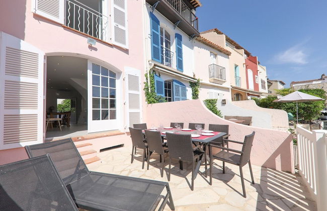 Superb Vacation Home With Pontoon - Photo 26