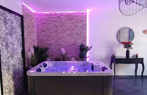 Évasion romantique avec jacuzzi intérieur - Foto 1