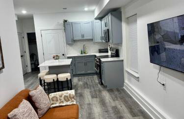 Cozy Retreat Near EWR with NYC access - Photo 11