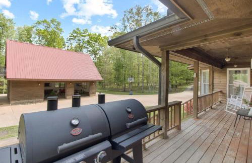 Wooded Retreat with game area and hot tub - Foto 16