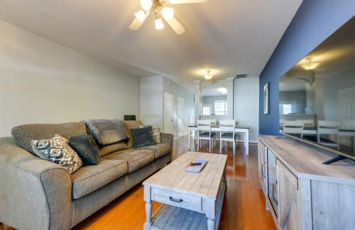 Townhome with Community Pool 11 Mi to Dtwn Raleigh! - Foto 1