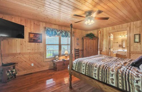 Cozy Mountain Retreat W/ Scenic Views 3 Bedroom Home by RedAwning - Photo 42