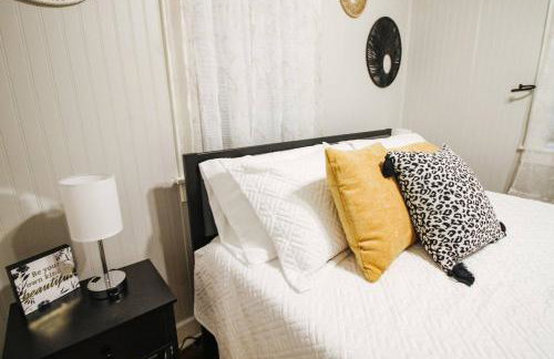 Central Location. Fenced Yard W Washer and Dryer - Foto 12