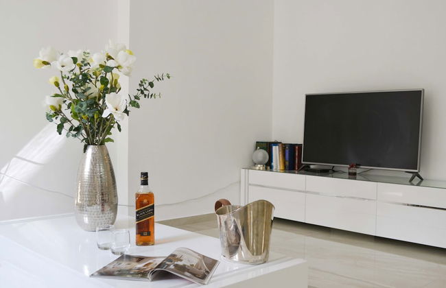 Beautiful Modern Apartment 3BDR E3 - Photo 17