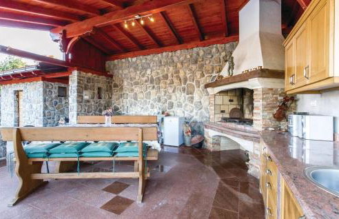 3 Bedroom Amazing Home In Jurdani - Photo 32