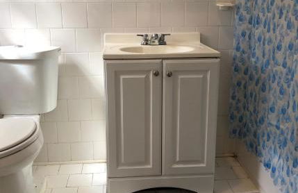 Private 2 bedroom and 1 bathroom house in a quiet area and convenient to NYC bus and train, MetLife Stadium FIFA World Cup 35 minutes away - Foto 12