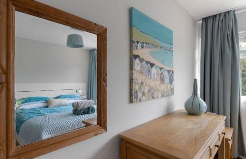 Seaside Rendezvous - Sleeps 7, Sea Views & Parking - Foto 21