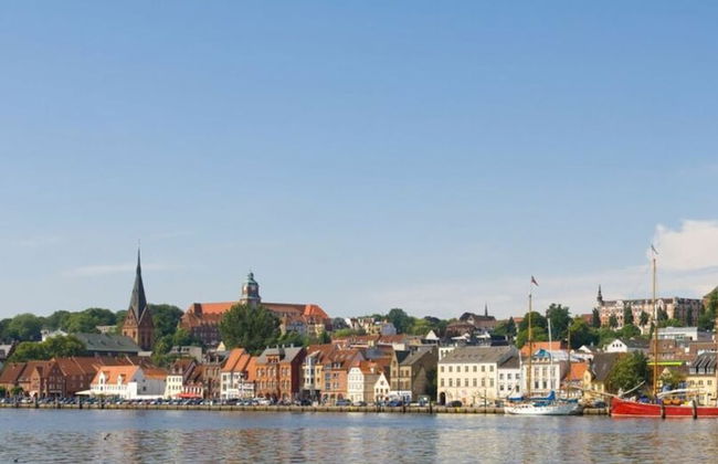 Fordebrise Modern Retreat - Photo 10