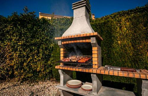 Villa Familiar c/Piscina + Wifi y Parking Gratis by Sunset Rentals (Bonmont) - Foto 3