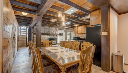 Moose Tracks Cabin - Hot Tub BBQ Billiards Groups - Foto 5