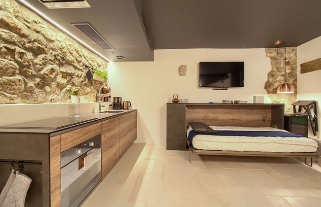 Vibrant and Elegant Downtown Krk Apartments - Photo 29