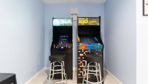 Bay Breeze Escape - 3BR Home with Game Room, Huge Backyard, Patio & Minutes from Boardwalk - Photo 3, Game Room