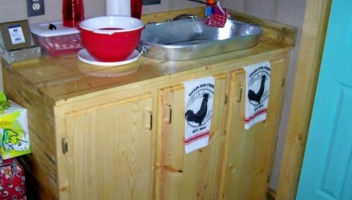 Cozy Backstage Tiny House Near Old Hickory Lake – Pet-Friendly, Private Deck, Breakfast Included - Photo 3