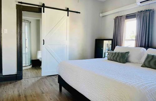 Suite Home Indiana Apartments - Photo 5