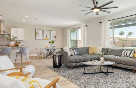 Desert Eden by Avantstay 6BR w/ Ensuite Backyard Oasis w/ Pool & Hot Tub! - Foto 10