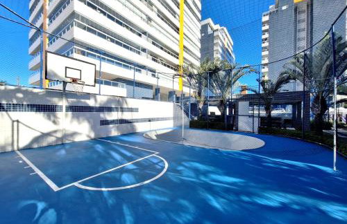 Apto em Bertioga com Piscina a 1 min da Praia no Indaiá - Foto 32