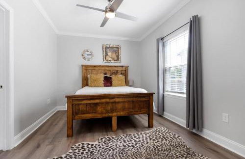 Mid-City 4BR w Pool Near Streetcar - Foto 11