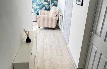 Contemporary 2-Bed Apartment with Parking Bedford - Foto 18