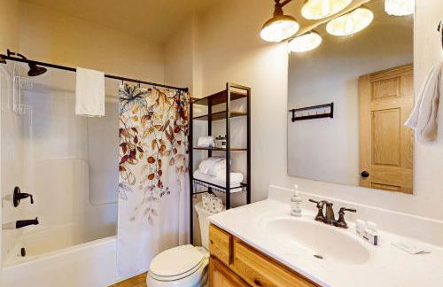 The Lake House - Photo 13