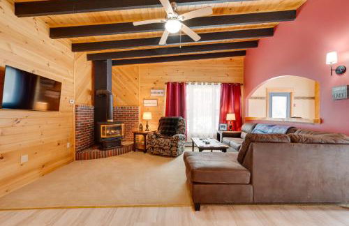 Peaceful Stark Cottage with Deck on South Ponds! - Foto 9