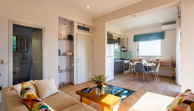 Kitries Summer Getaway - Eden Comfy Suite - Photo 4, Room