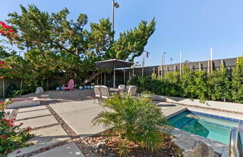 Luxury Pool Oasis- Near Stadium, Tennis and Golf - Photo 36