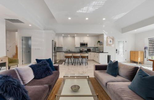 Serene Luxe Residence near Rose Bowl - Photo 9