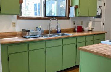 Quaint Downtown Cottage - Foto 27