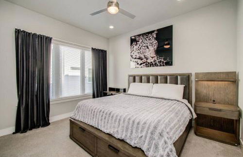 Luxurious Med Cntr/NRG Townhome - Photo 19