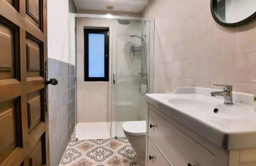 La Escala - 6 bedroom villa with pool - Photo 20