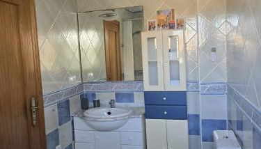 Relax en familia junto al mar Les Palmeres - Foto 2