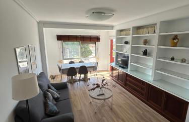 Frente al puerto y junto a la playa del Arenal - Foto 9