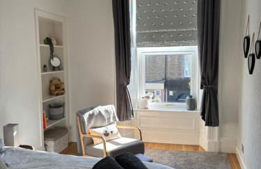 Taylor Close - Spacious Central Ferry Flat - Photo 31