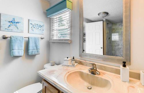 2 Blocks to Crystal Coast Family-Friendly Retreat - Foto 12