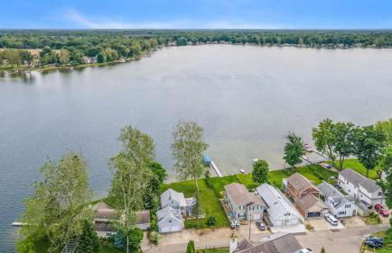 Lake and Lodge By KZOOBNB family - Foto 1