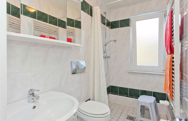 Spacious Stay Near Trails - Foto 10