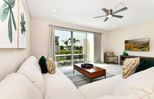 Cozy 3 Bedroom Townhouse Near Disney w/ Patio - Foto 23