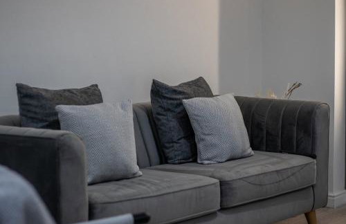 The Larky - Modern 2 Bed Cottage in Larkhall - Photo 20