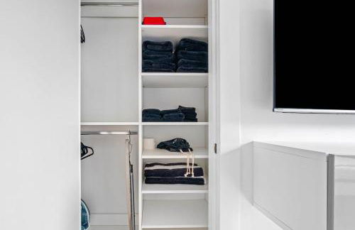 Hacienda Flamingo Unit 2 - Expansive 3BR Retreat with Style & Comfort - Foto 14