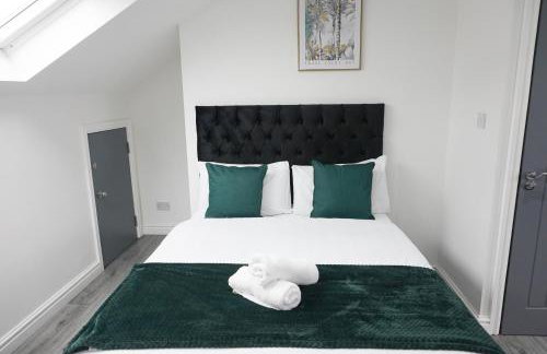 Central Location Liverpool, Modern Home, 4 BR, Sleeps 9, Free Parking - Foto 30