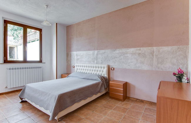 Belvilla by OYO Hillside Villa With Pool - Photo 10