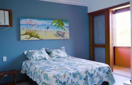 Belíssima Casa com extensa área externa - piscina, sauna, churrasqueira e campo de futebol - com 5 suítes e a 500 metros da Rua das Pedras - Foto 39