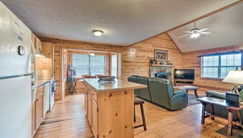 Rustic Young Harris Cabin with Fire Pit and Views - Foto 5