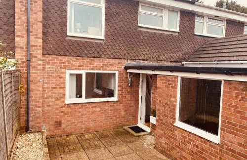 Comfy House with Parking for Multiple Vehicles - Foto 24