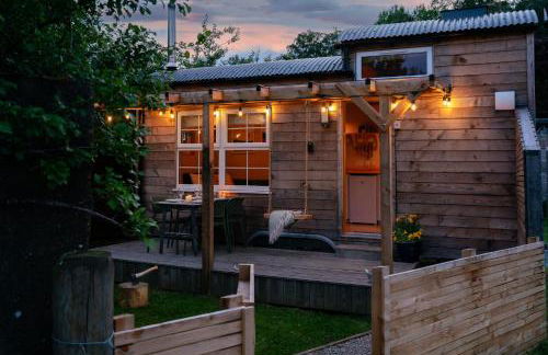 Ailsa- Enchanting Tiny House with wood burner and hot tub in Cairngorms - Foto 25